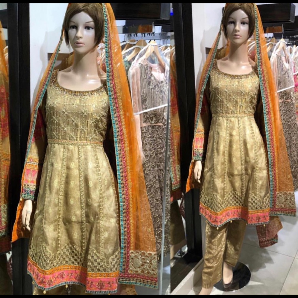Heavy embroidered Pakistani shalwar kameez